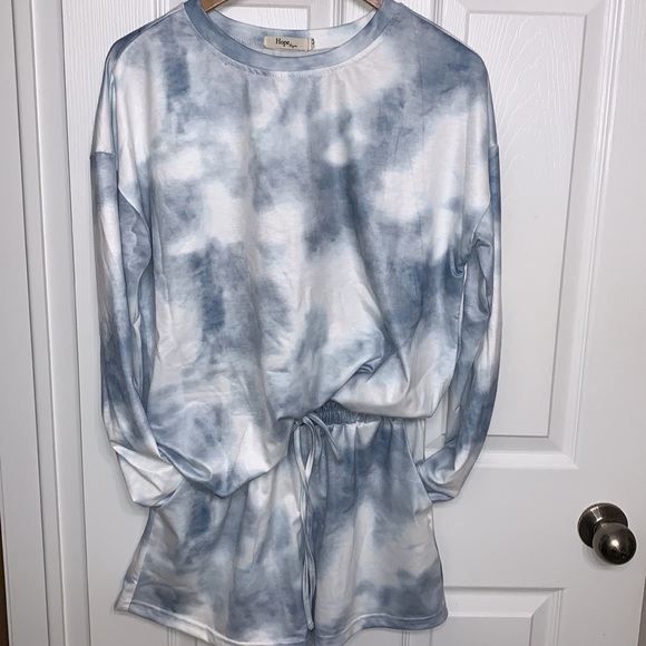 Tie dye long sleeve top and shorts co-ord. 100% polyester - Picture 2 of 4